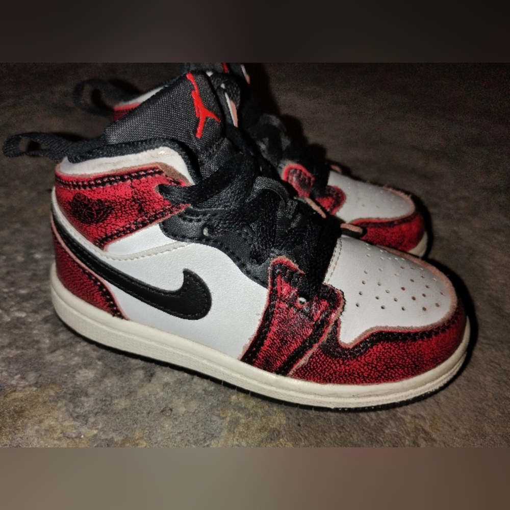 Toddler Jordan 1 Mid SE Wear-Away Chicago